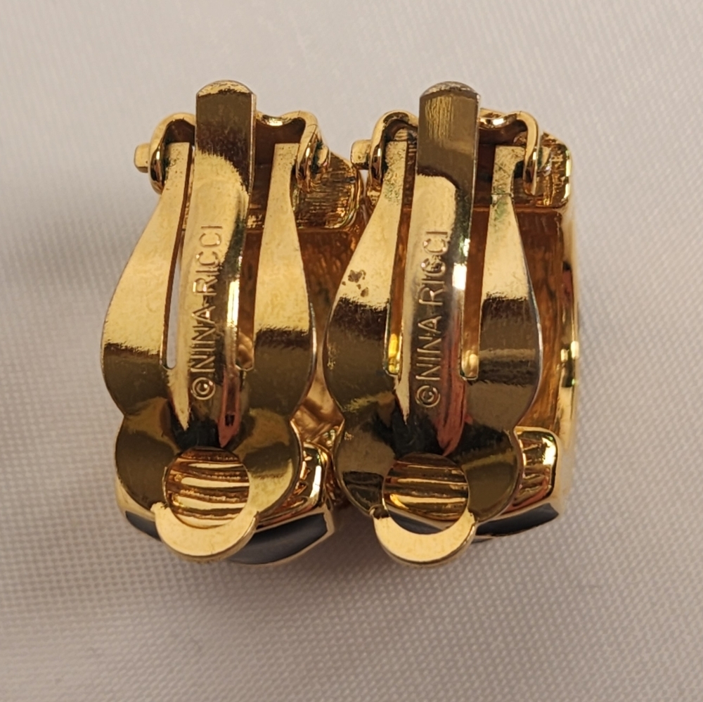 Vintage Goldtone Black Enamel Nina Ricci Clip-on Earrings With Rhinestones - Picture 8 of 10